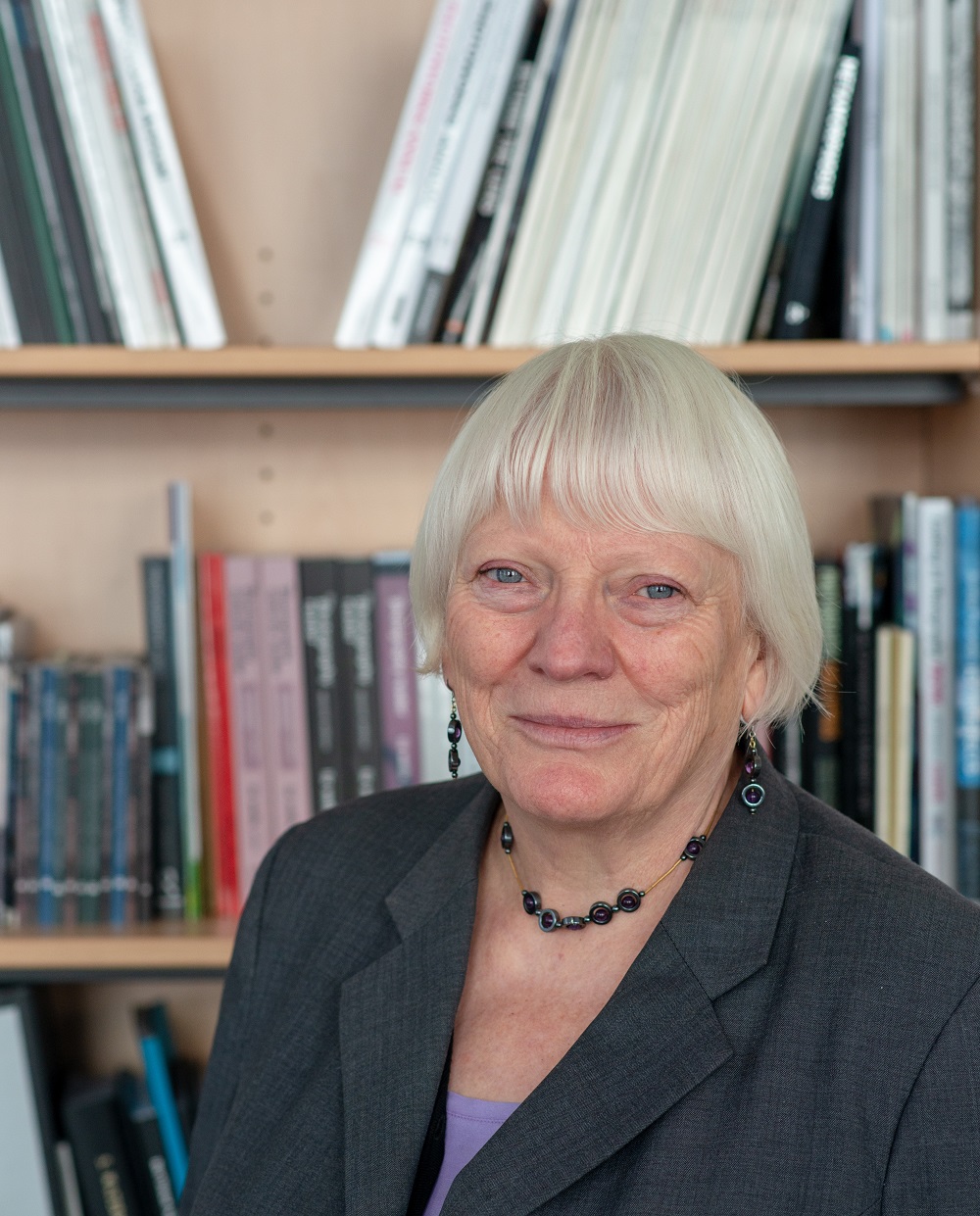 _Liz W books high res ©jessica lennan